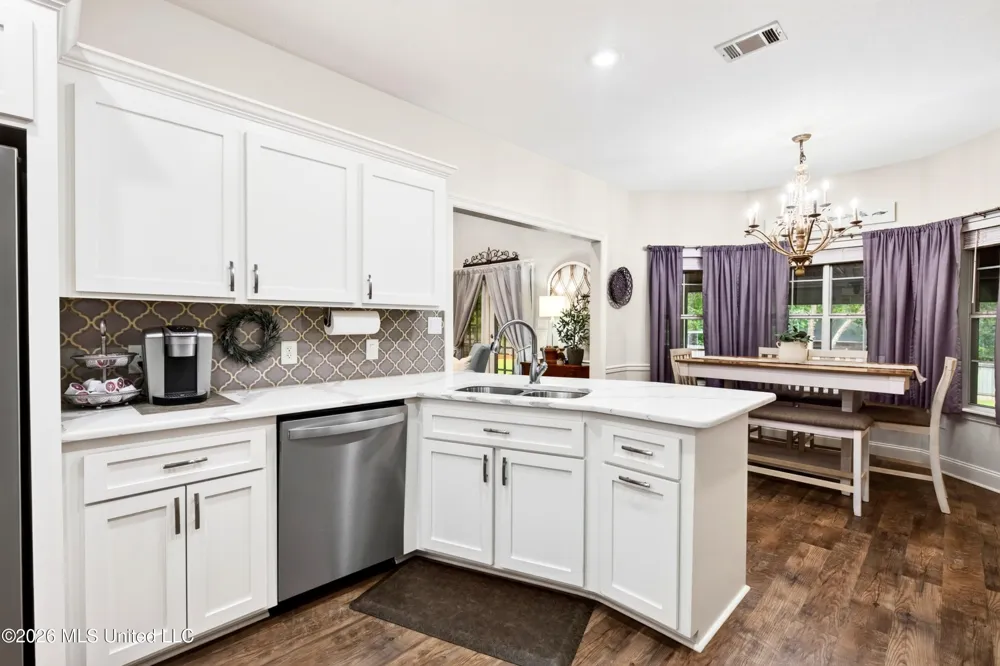 207 Longleaf Drive Petal, MS 39465