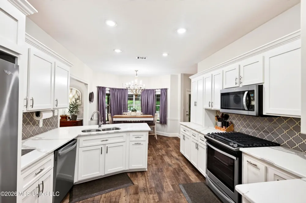 207 Longleaf Drive Petal, MS 39465