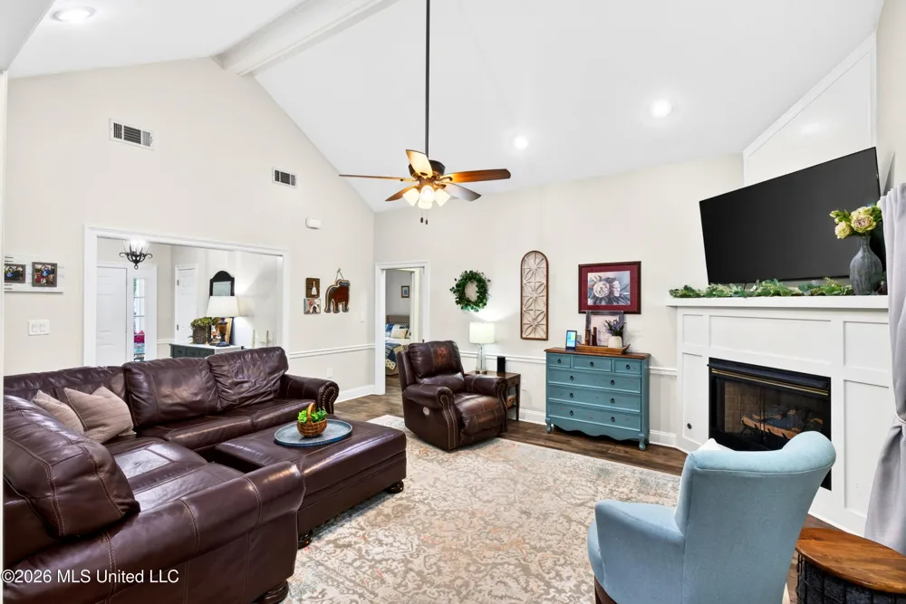 207 Longleaf Drive Petal, MS 39465
