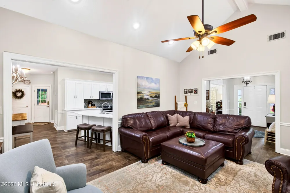 207 Longleaf Drive Petal, MS 39465
