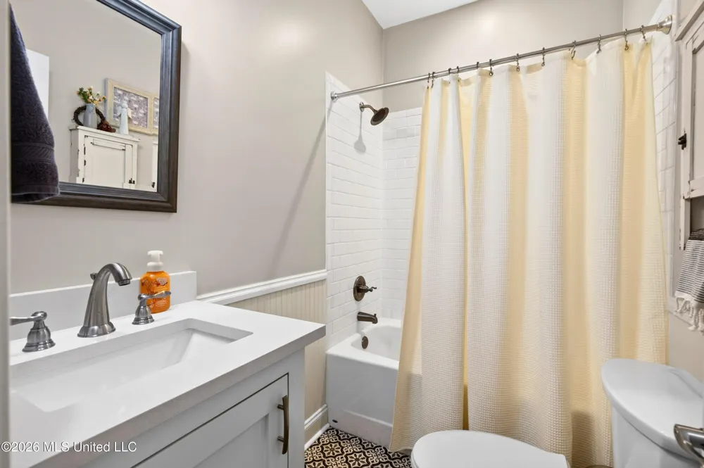 207 Longleaf Drive Petal, MS 39465