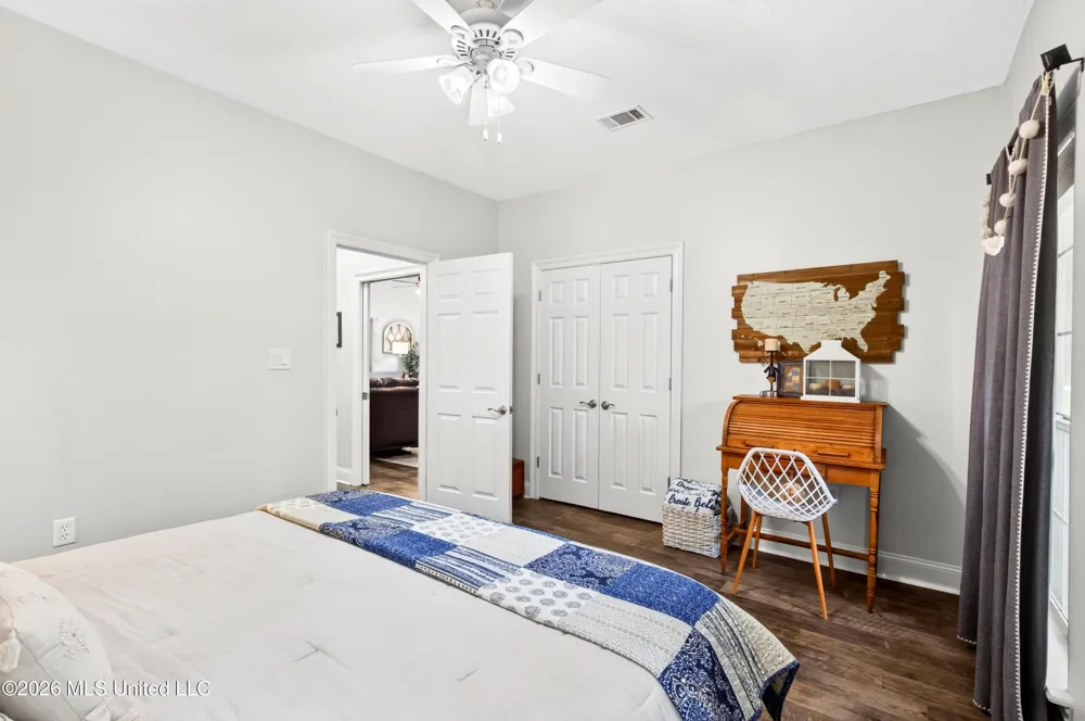 207 Longleaf Drive Petal, MS 39465