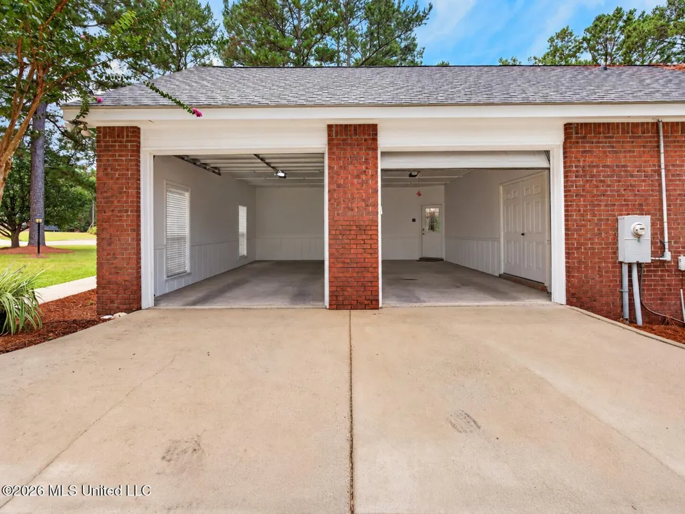207 Longleaf Drive Petal, MS 39465