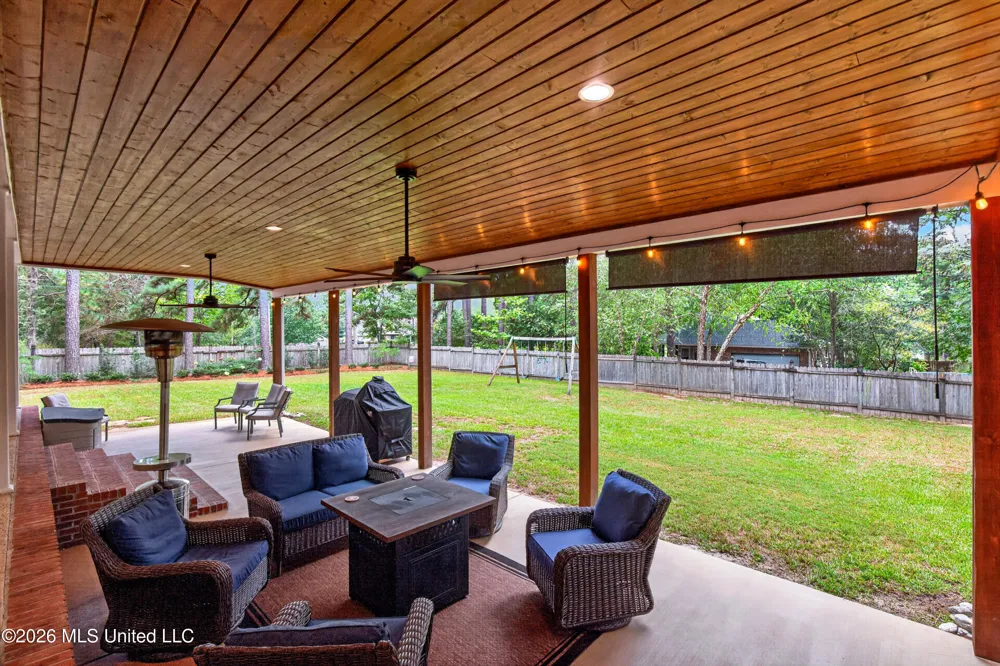 207 Longleaf Drive Petal, MS 39465