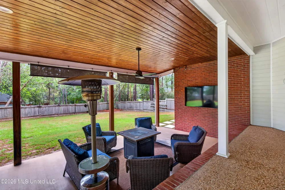 207 Longleaf Drive Petal, MS 39465