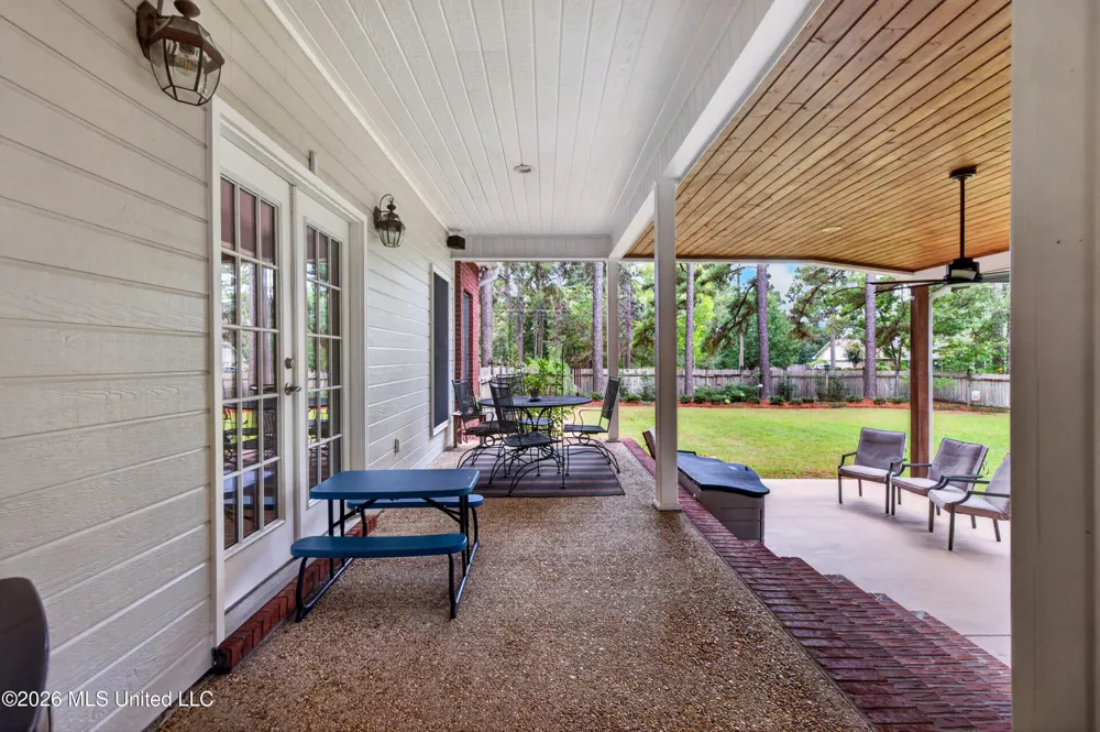 207 Longleaf Drive Petal, MS 39465