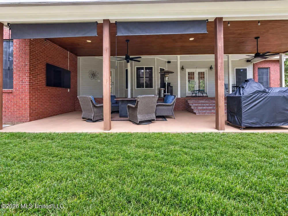 207 Longleaf Drive Petal, MS 39465