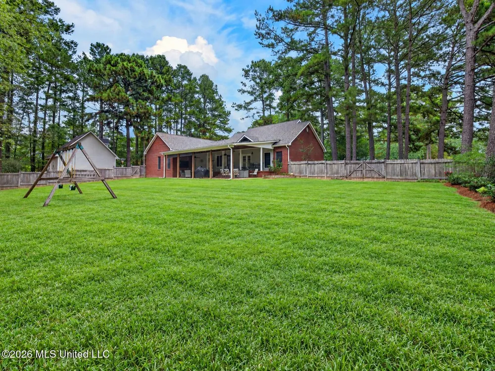 207 Longleaf Drive Petal, MS 39465