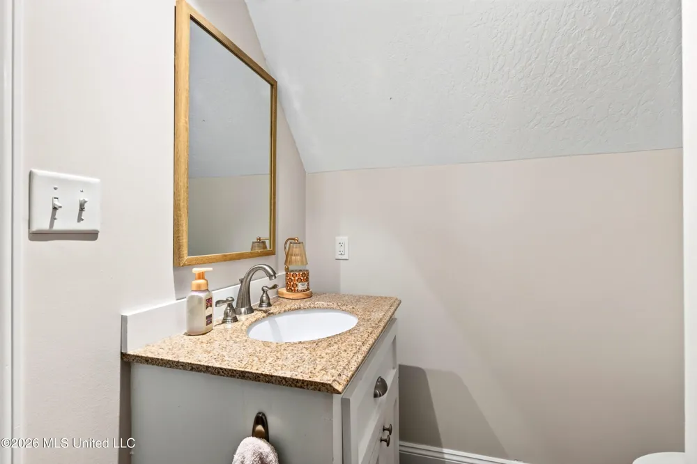 207 Longleaf Drive Petal, MS 39465