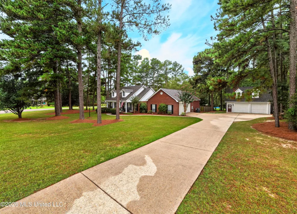 207 Longleaf Drive Petal, MS 39465