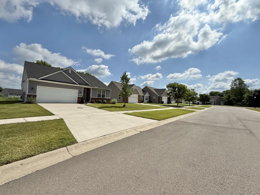 10284 Swan Lake Circle Ypsilanti, MI 48197