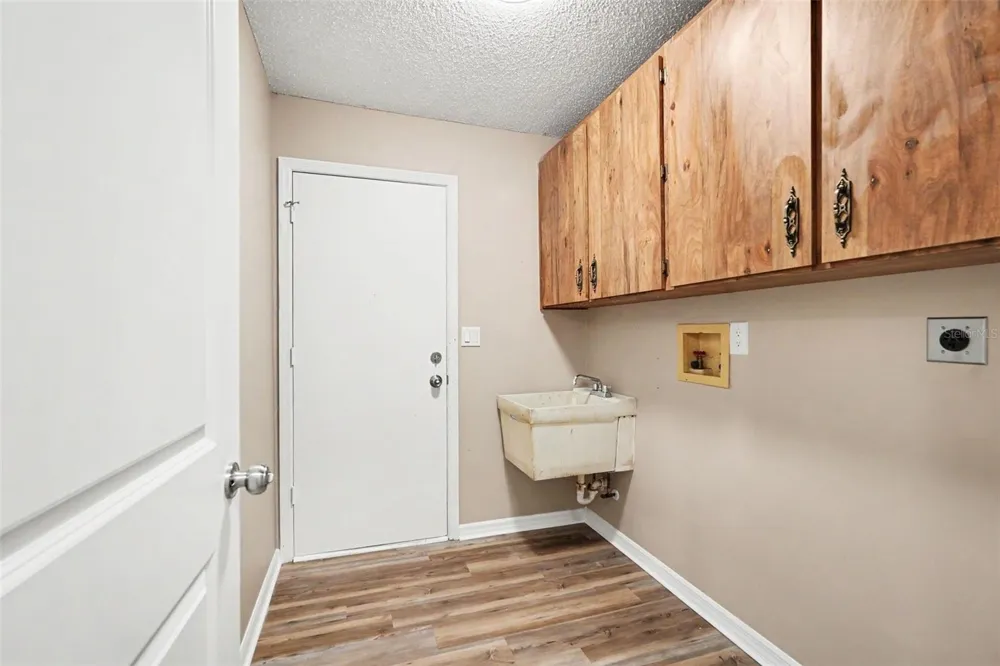 2127 WHITEWOOD AVENUE Spring Hill, FL 34609