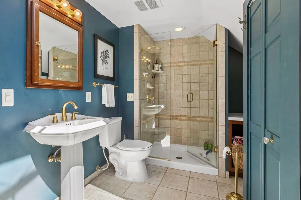1929 James Avenue S Minneapolis, MN 55403