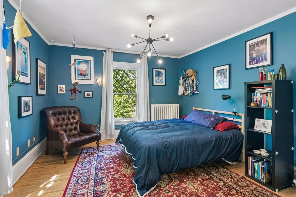 1929 James Avenue S Minneapolis, MN 55403