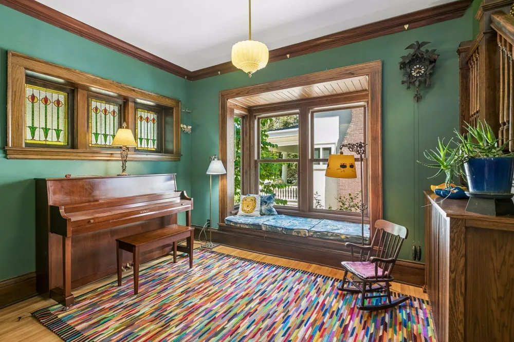 1929 James Avenue S Minneapolis, MN 55403