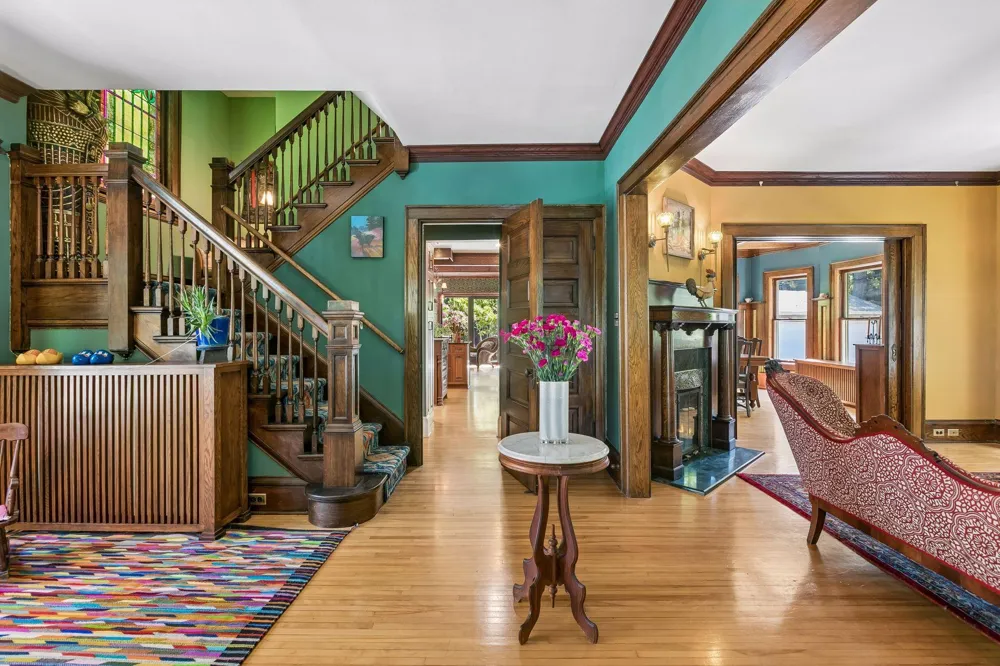 1929 James Avenue S Minneapolis, MN 55403