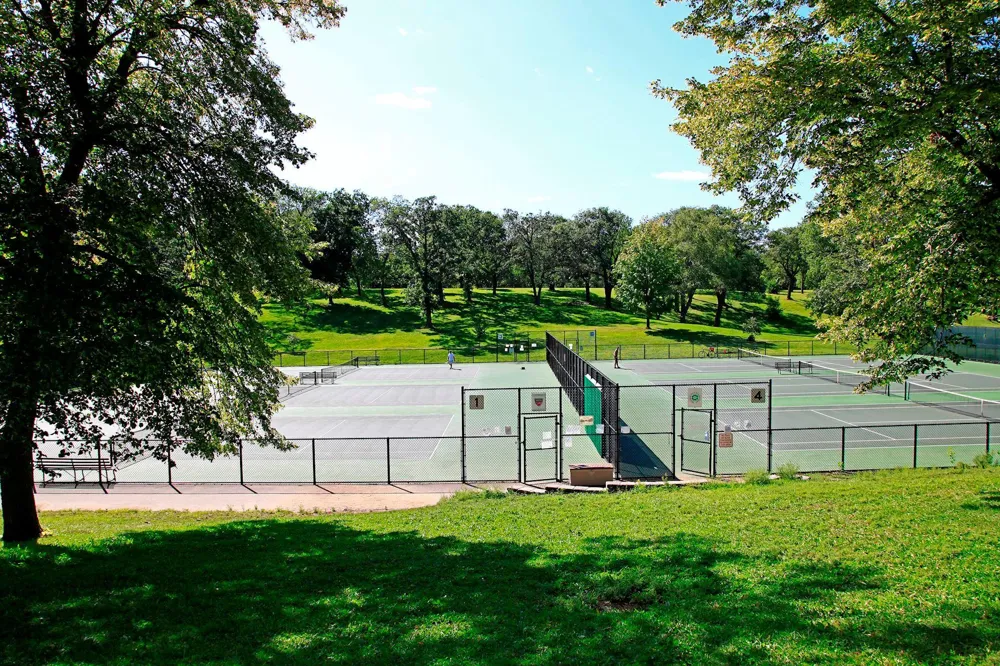 1929 James Avenue S Minneapolis, MN 55403