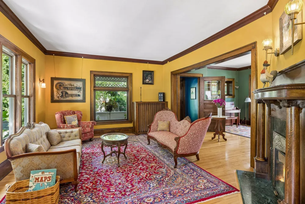1929 James Avenue S Minneapolis, MN 55403