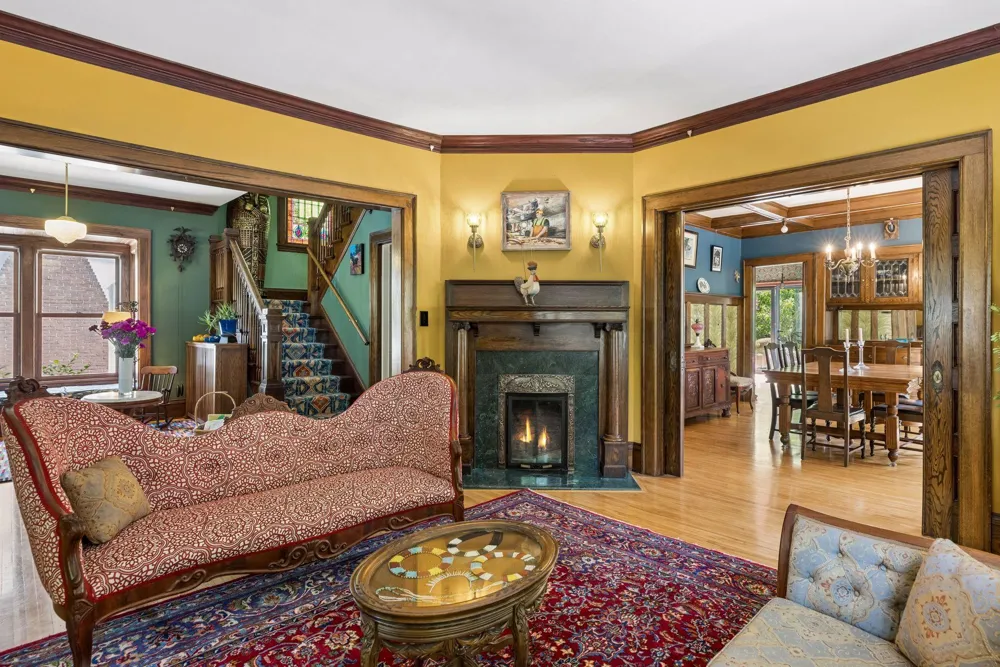 1929 James Avenue S Minneapolis, MN 55403