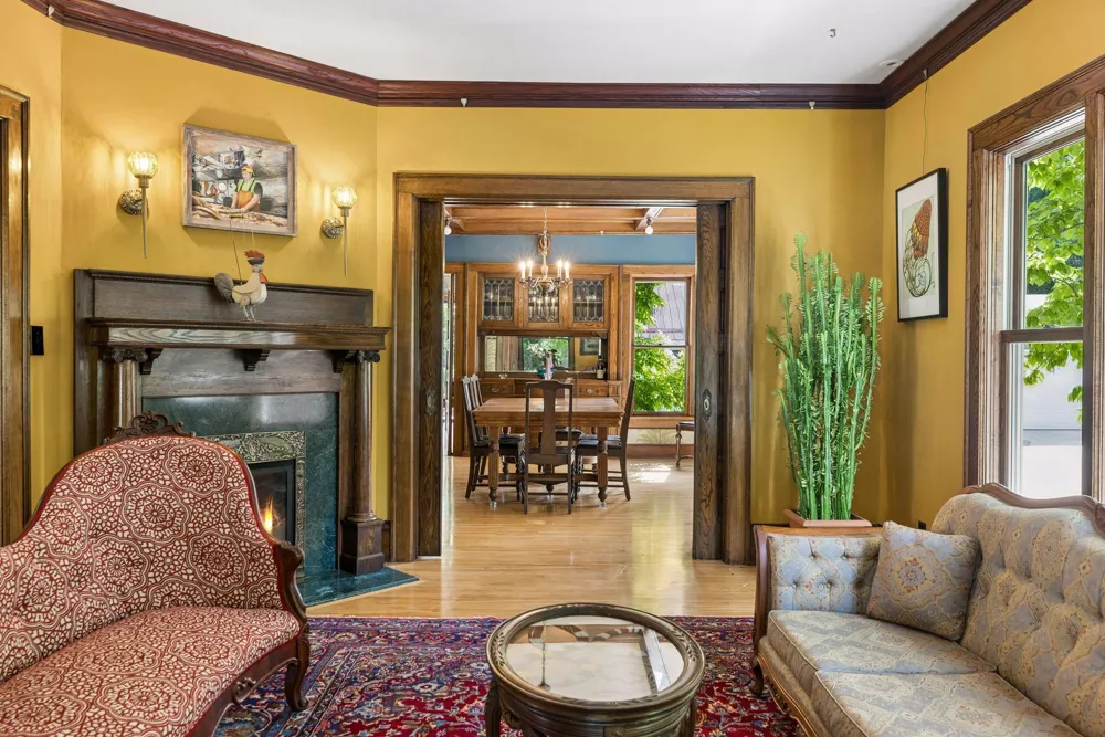 1929 James Avenue S Minneapolis, MN 55403