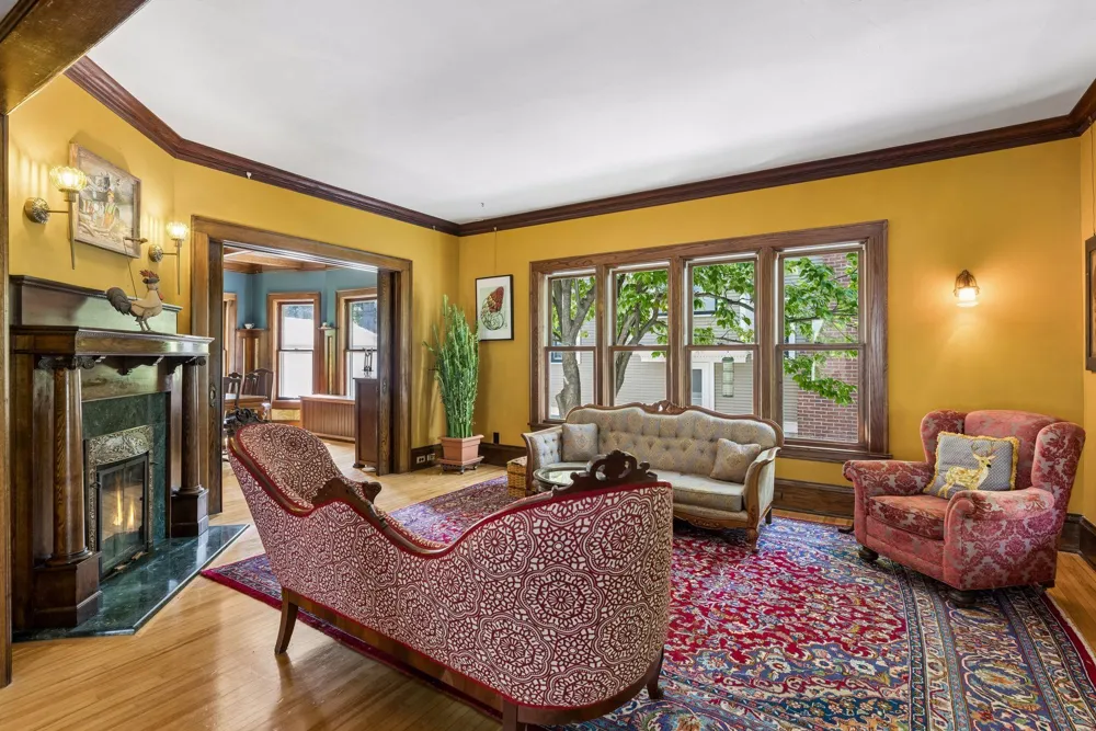 1929 James Avenue S Minneapolis, MN 55403