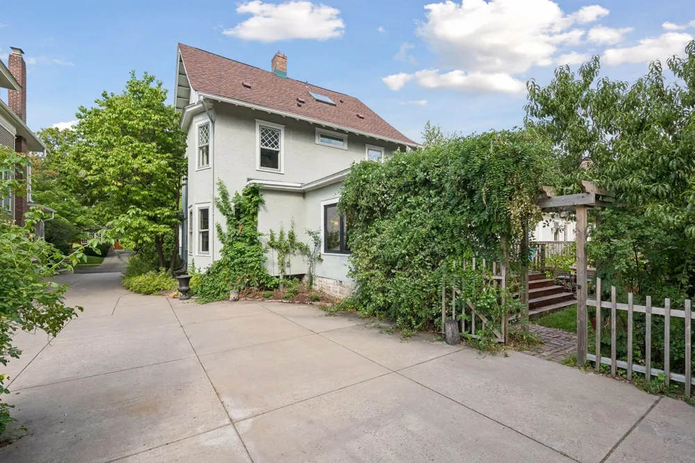 1929 James Avenue S Minneapolis, MN 55403