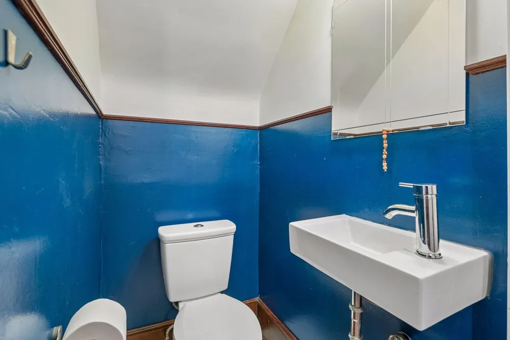 1929 James Avenue S Minneapolis, MN 55403