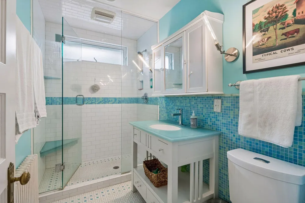 1929 James Avenue S Minneapolis, MN 55403