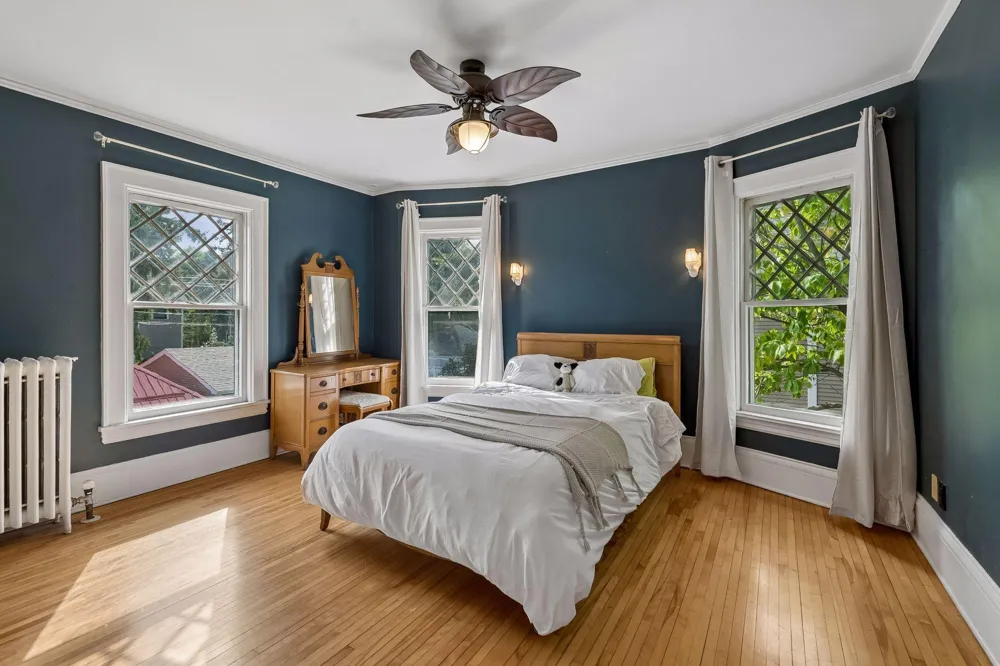1929 James Avenue S Minneapolis, MN 55403