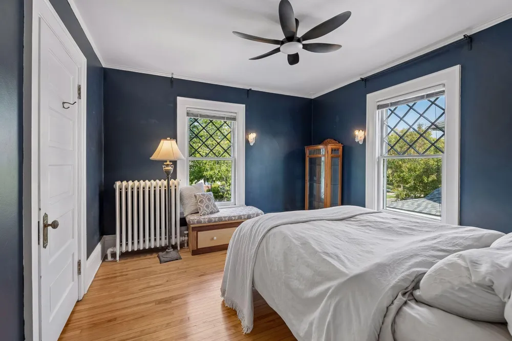 1929 James Avenue S Minneapolis, MN 55403