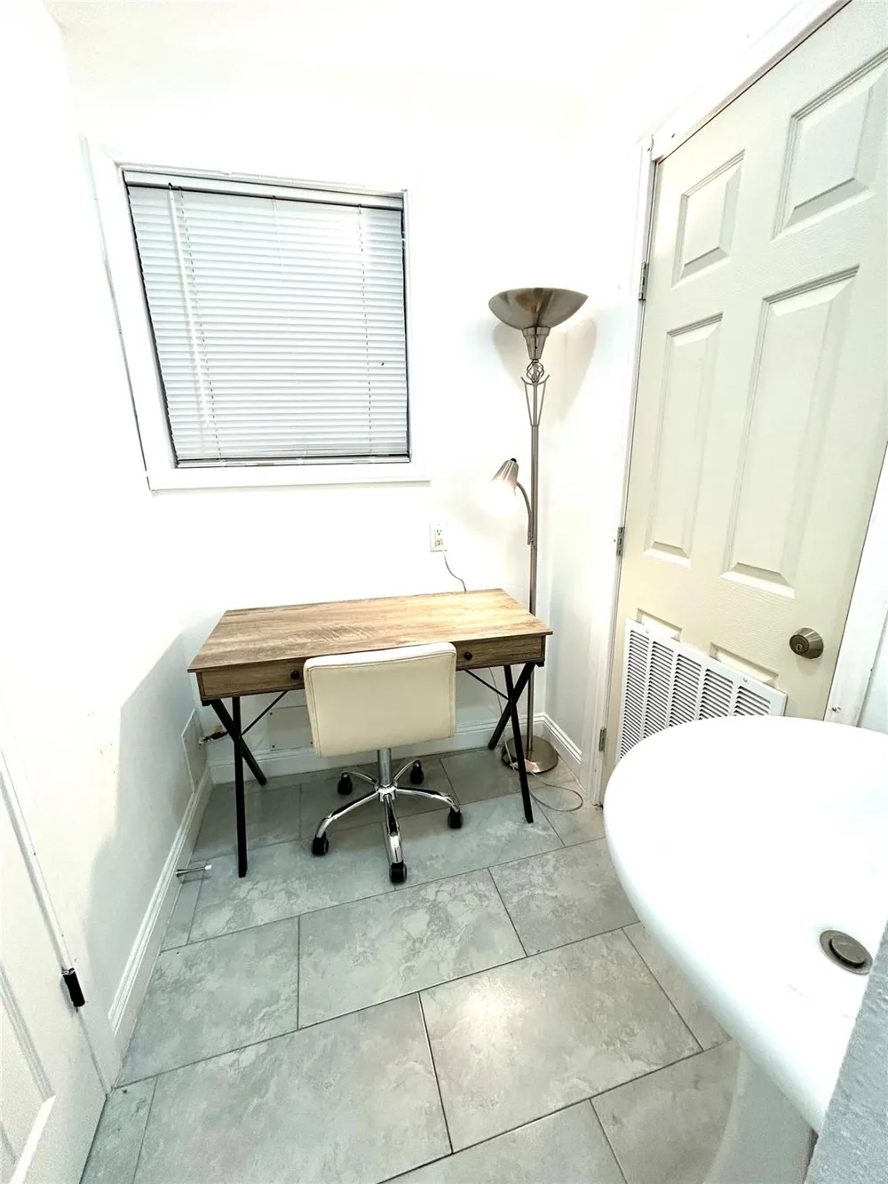 8006 Avenue B Street #D Houston, TX 77012