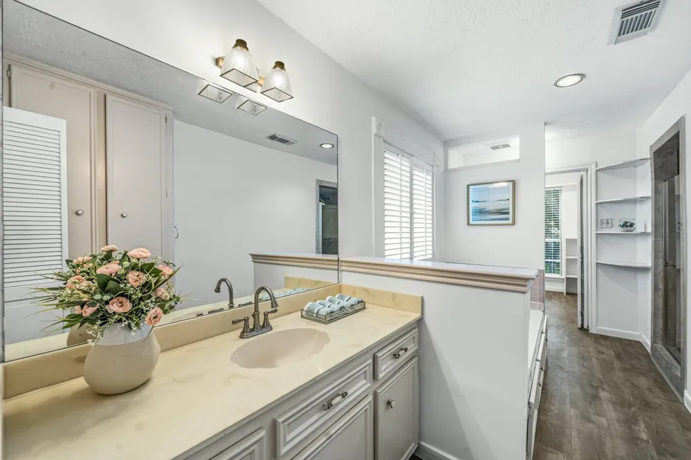 13314 Agarita Lane Houston, TX 77083