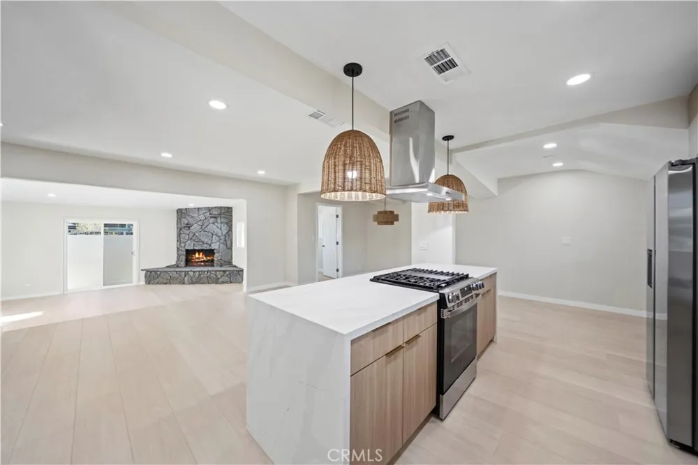 16630 Runnymede Street Van Nuys, CA 91406