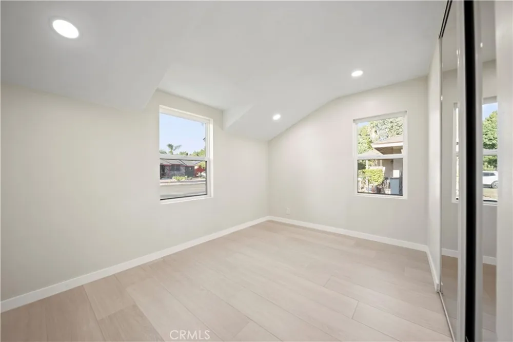 16630 Runnymede Street Van Nuys, CA 91406