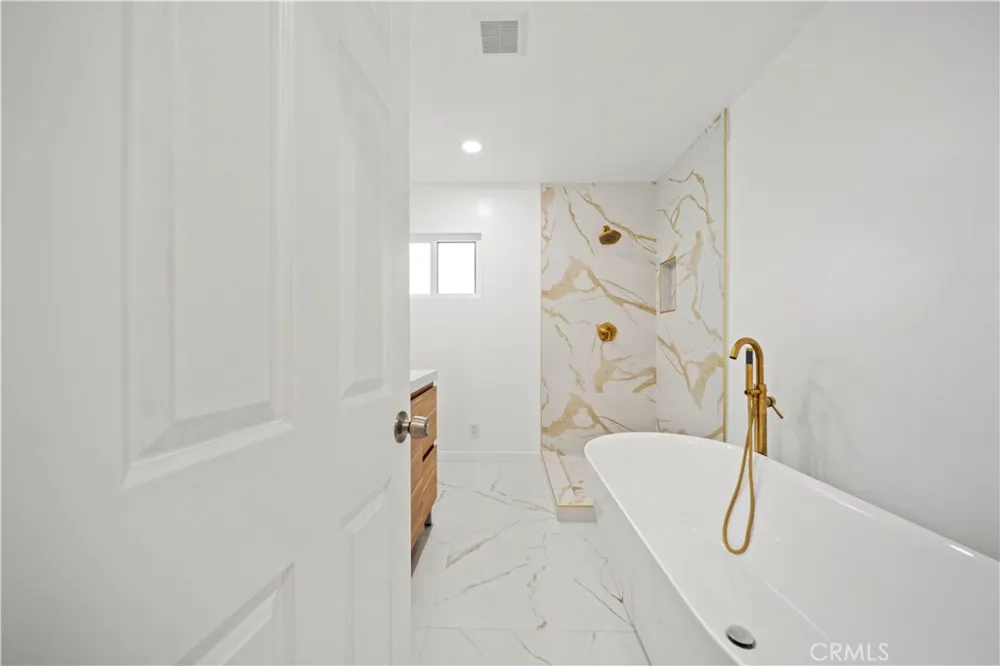 16630 Runnymede Street Van Nuys, CA 91406