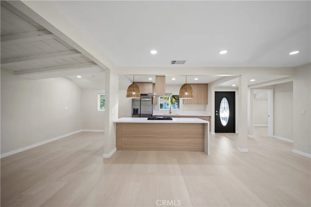 16630 Runnymede Street Van Nuys, CA 91406