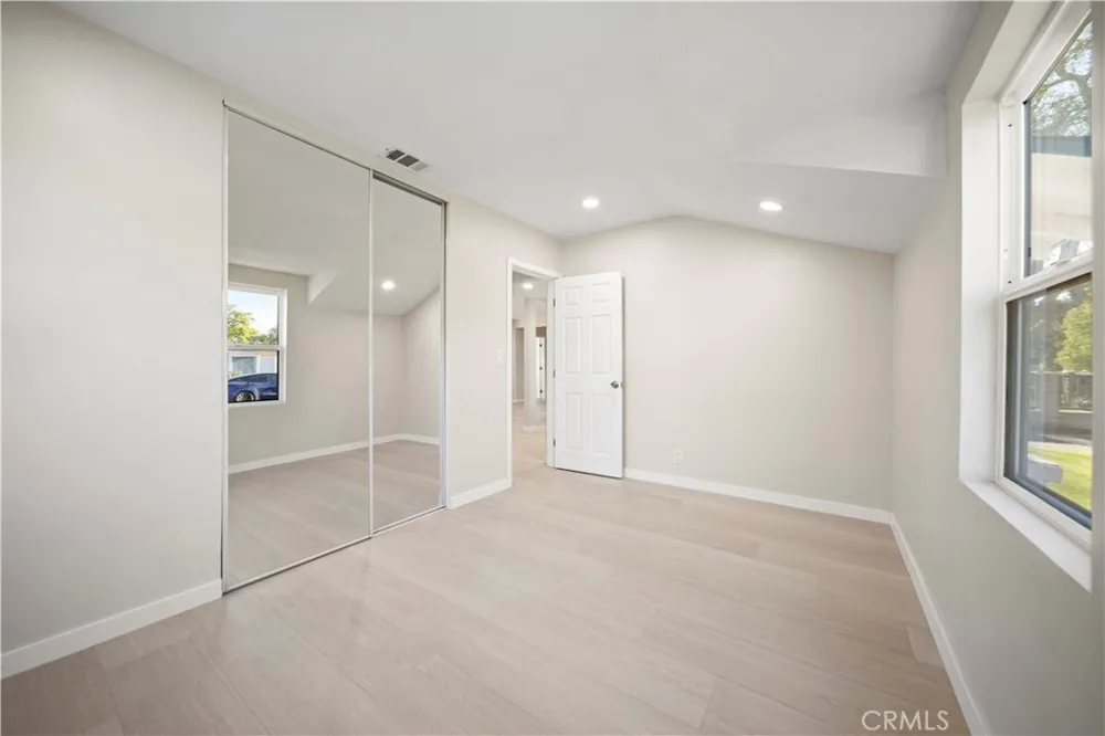 16630 Runnymede Street Van Nuys, CA 91406