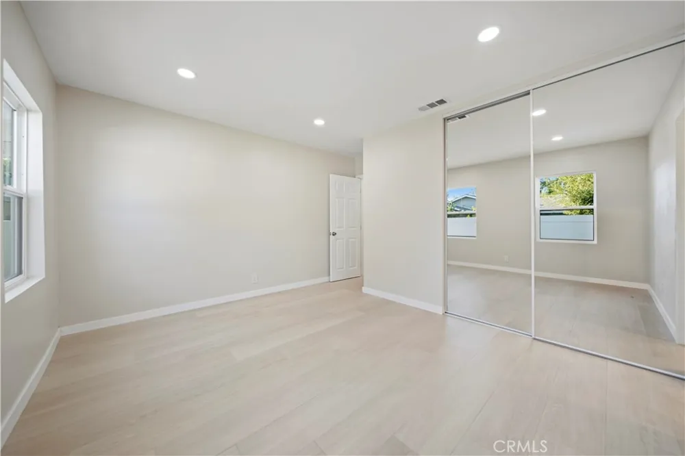 16630 Runnymede Street Van Nuys, CA 91406