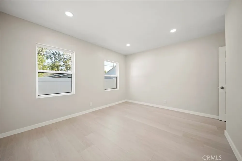 16630 Runnymede Street Van Nuys, CA 91406