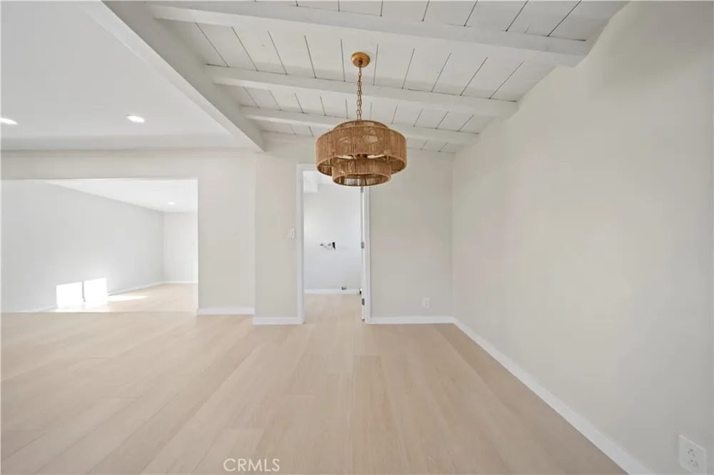 16630 Runnymede Street Van Nuys, CA 91406