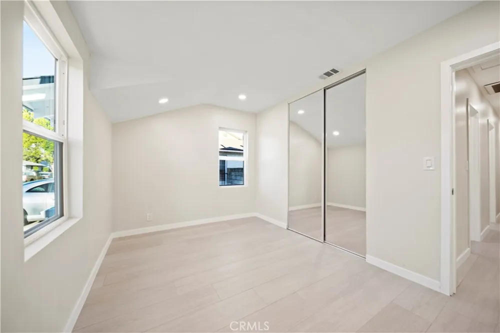 16630 Runnymede Street Van Nuys, CA 91406