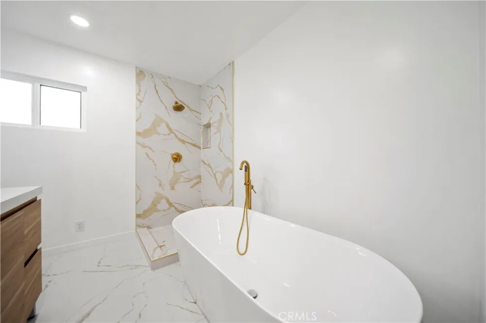 16630 Runnymede Street Van Nuys, CA 91406