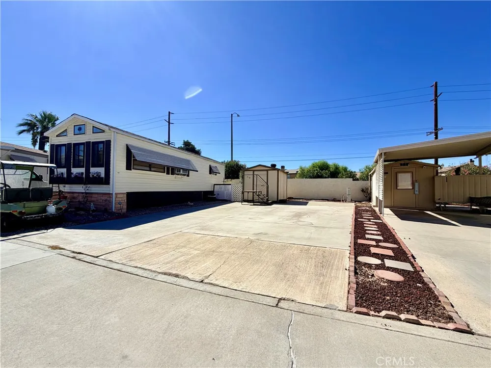 1295 S Cawston Avenue Hemet, CA 92545