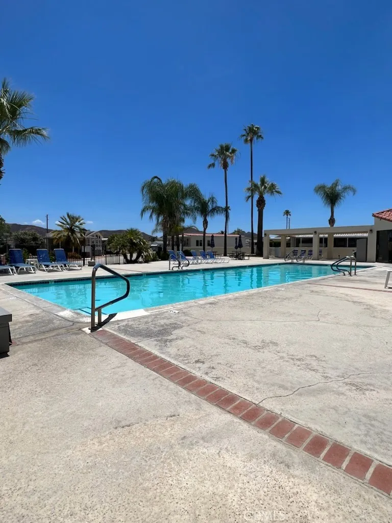 1295 S Cawston Avenue Hemet, CA 92545