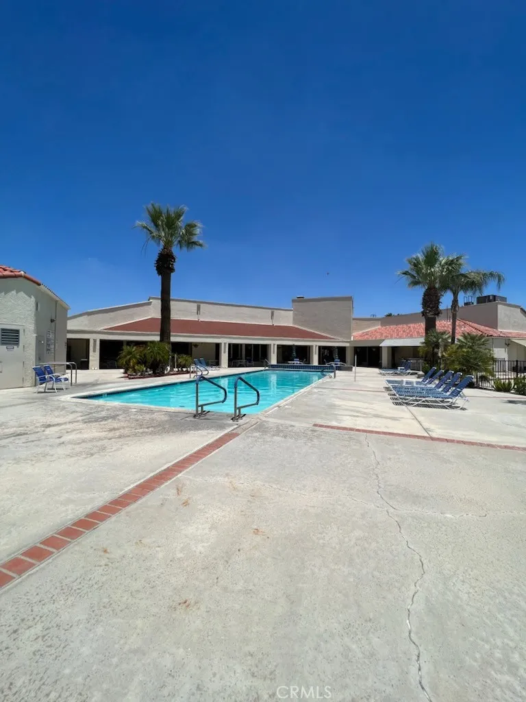 1295 S Cawston Avenue Hemet, CA 92545