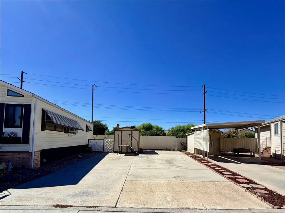 1295 S Cawston Avenue Hemet, CA 92545