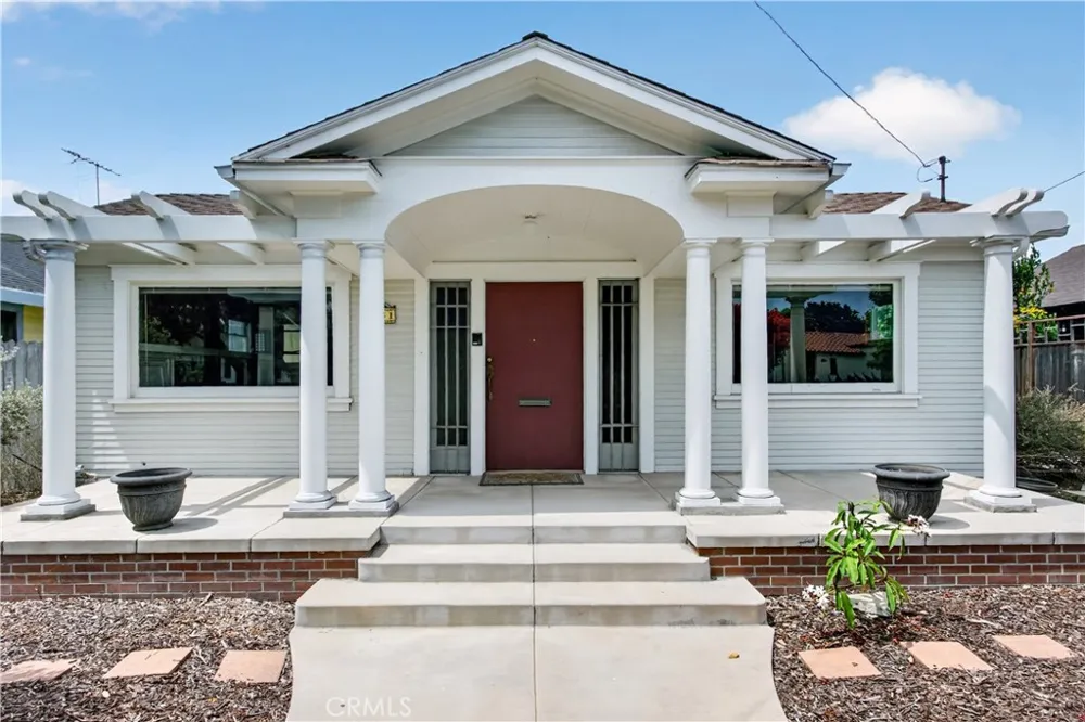 261 Wisconsin Long Beach, CA 90803