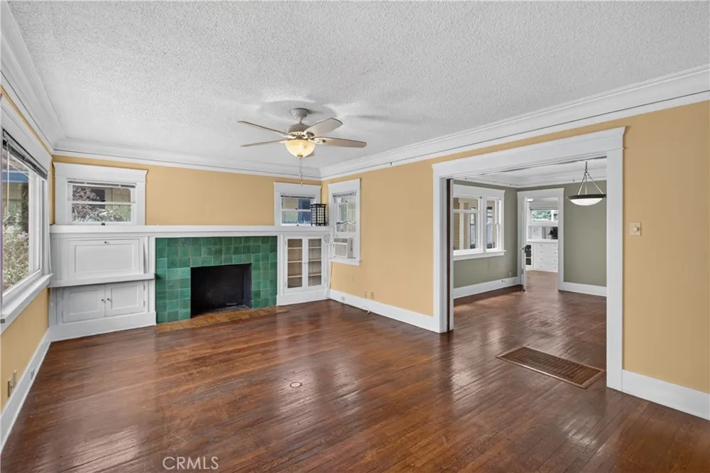 261 Wisconsin Long Beach, CA 90803