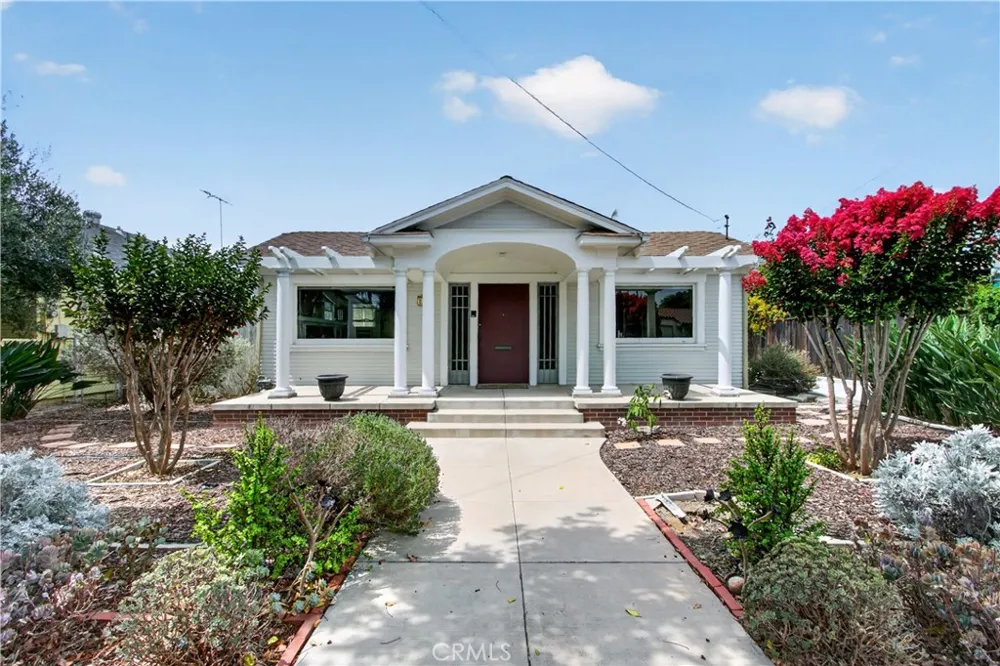 261 Wisconsin Long Beach, CA 90803