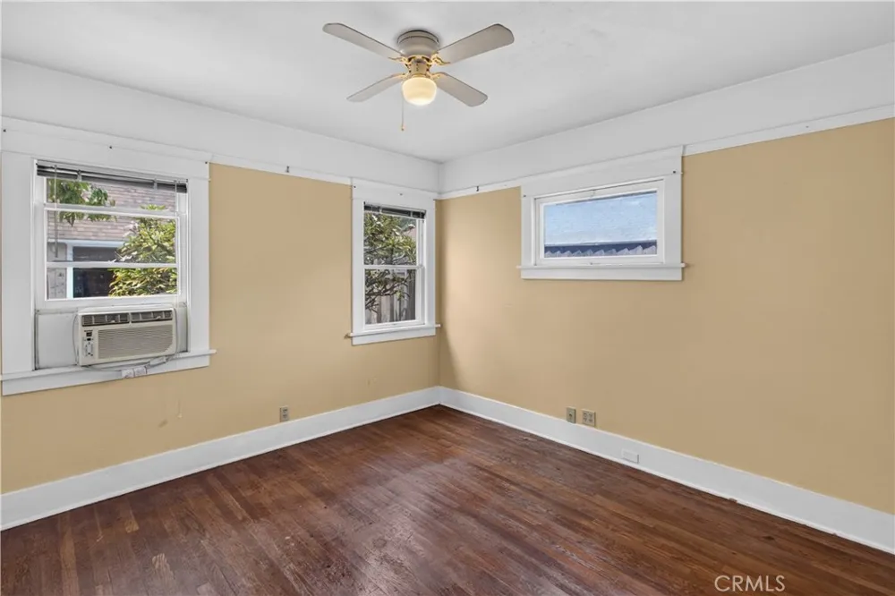 261 Wisconsin Long Beach, CA 90803